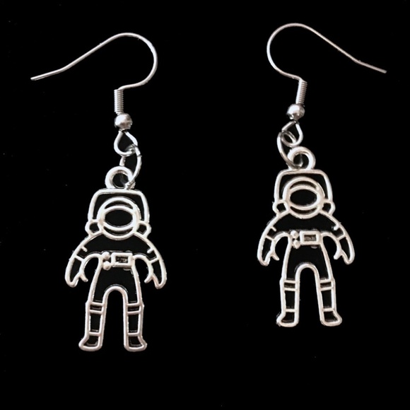 HAND Crafted Astronaut Dangle Earrings Silver Tone - Picture 1 of 5